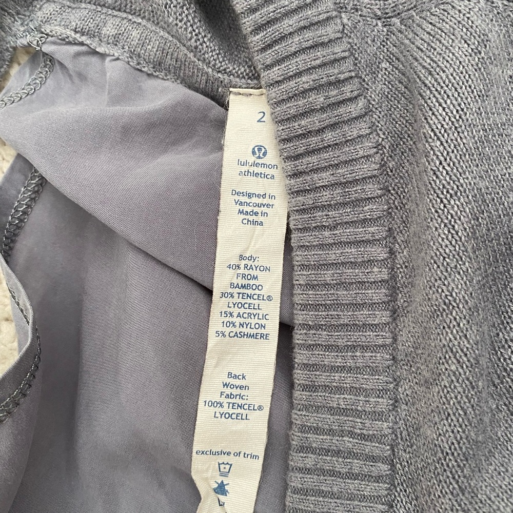 Lululemon Unity Pullover Size 2 - Picture 16 of 16